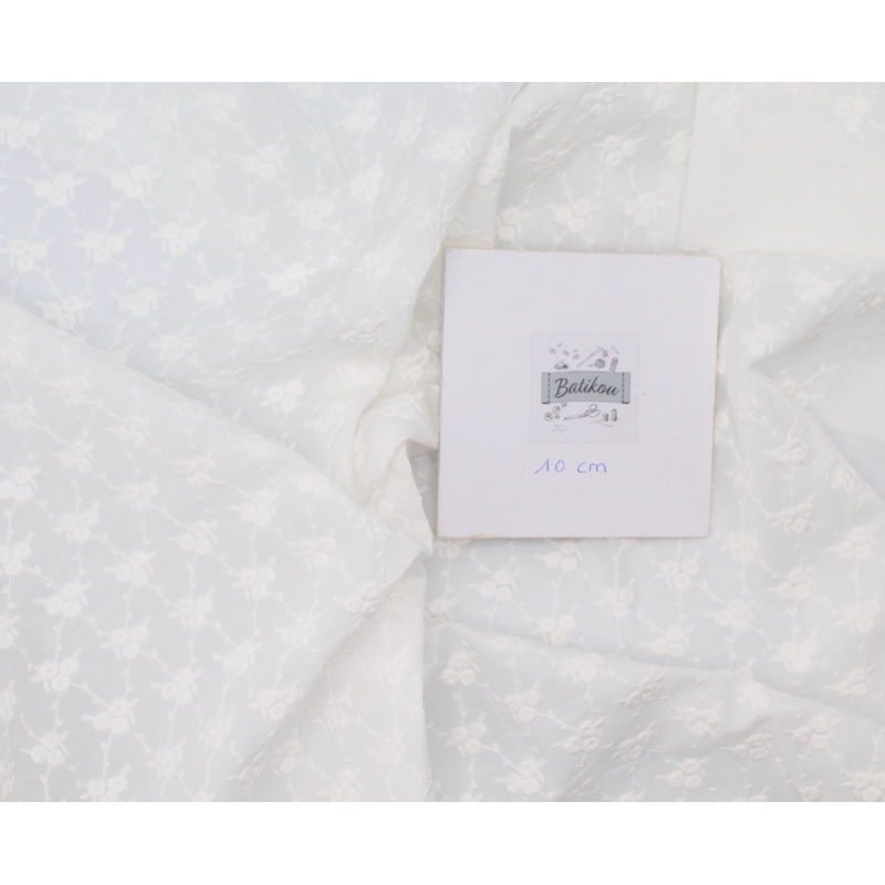 Broderie anglaise coton coloris ivoire