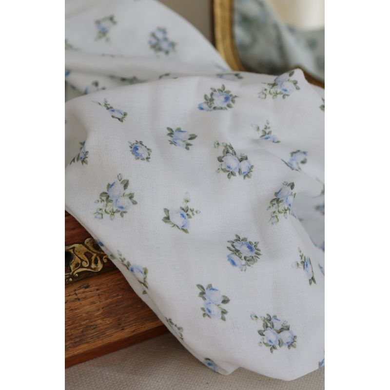 Rosabella - Double gaze de coton BIO blanc motif fleuri bleu