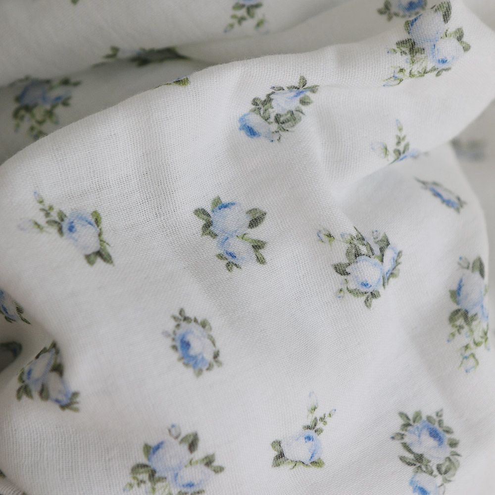 Rosabella - Double gaze de coton BIO blanc motif fleuri bleu