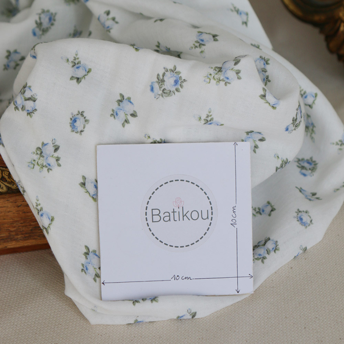 Rosabella - Double gaze de coton BIO blanc motif fleuri bleu