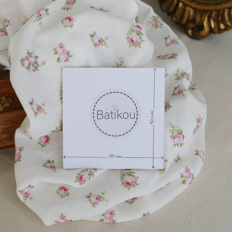 Rosabella - Double gaze de coton BIO blanc motif fleuri rose