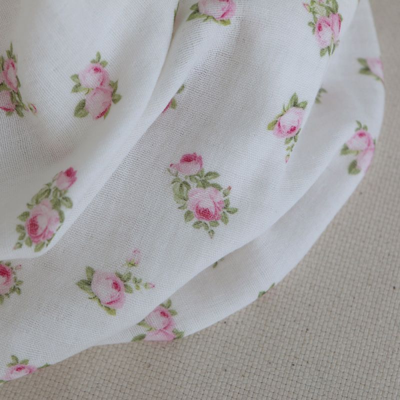 Rosabella - Double gaze de coton BIO blanc motif fleuri rose