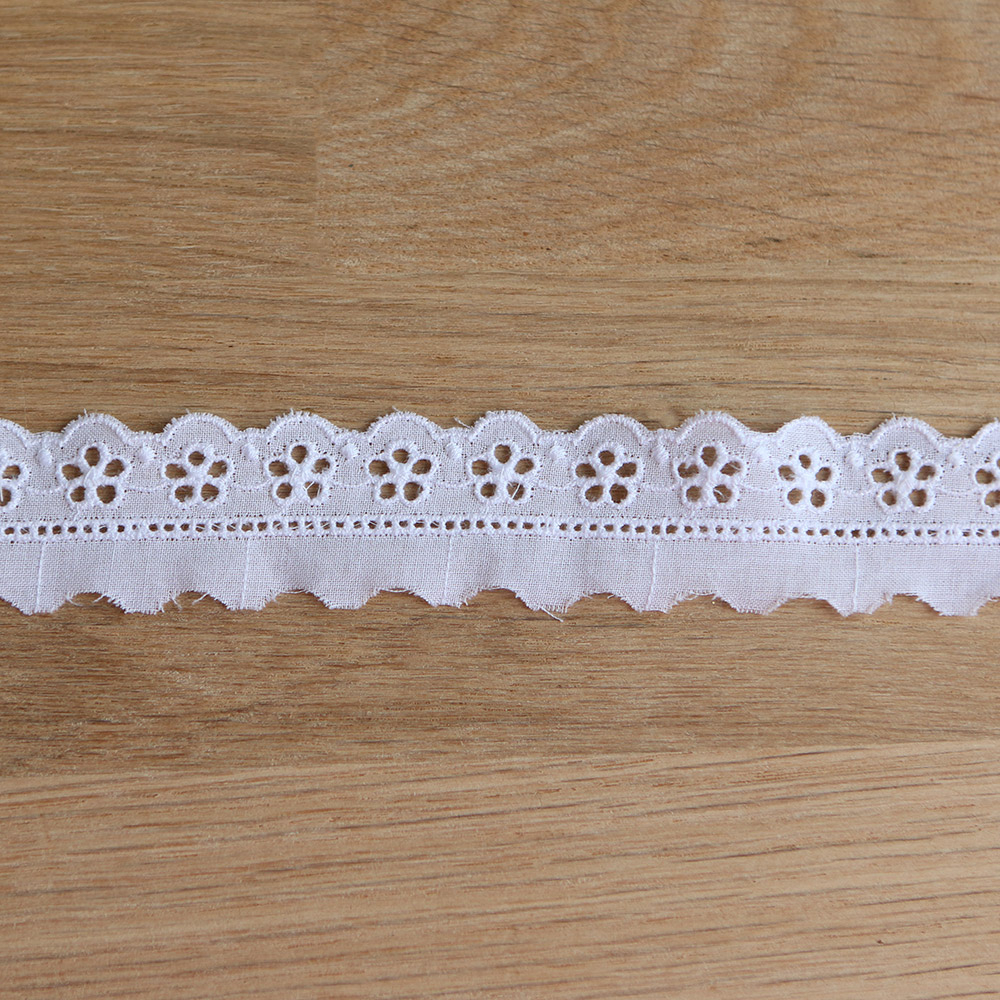 Galon coton broderie blanc15mm x1m