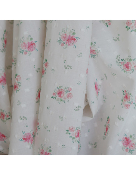 Maggie - Plumetis coton BIO fond blanc motif fleuri rose