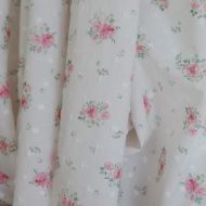 Maggie - Plumetis coton BIO fond blanc motif fleuri rose