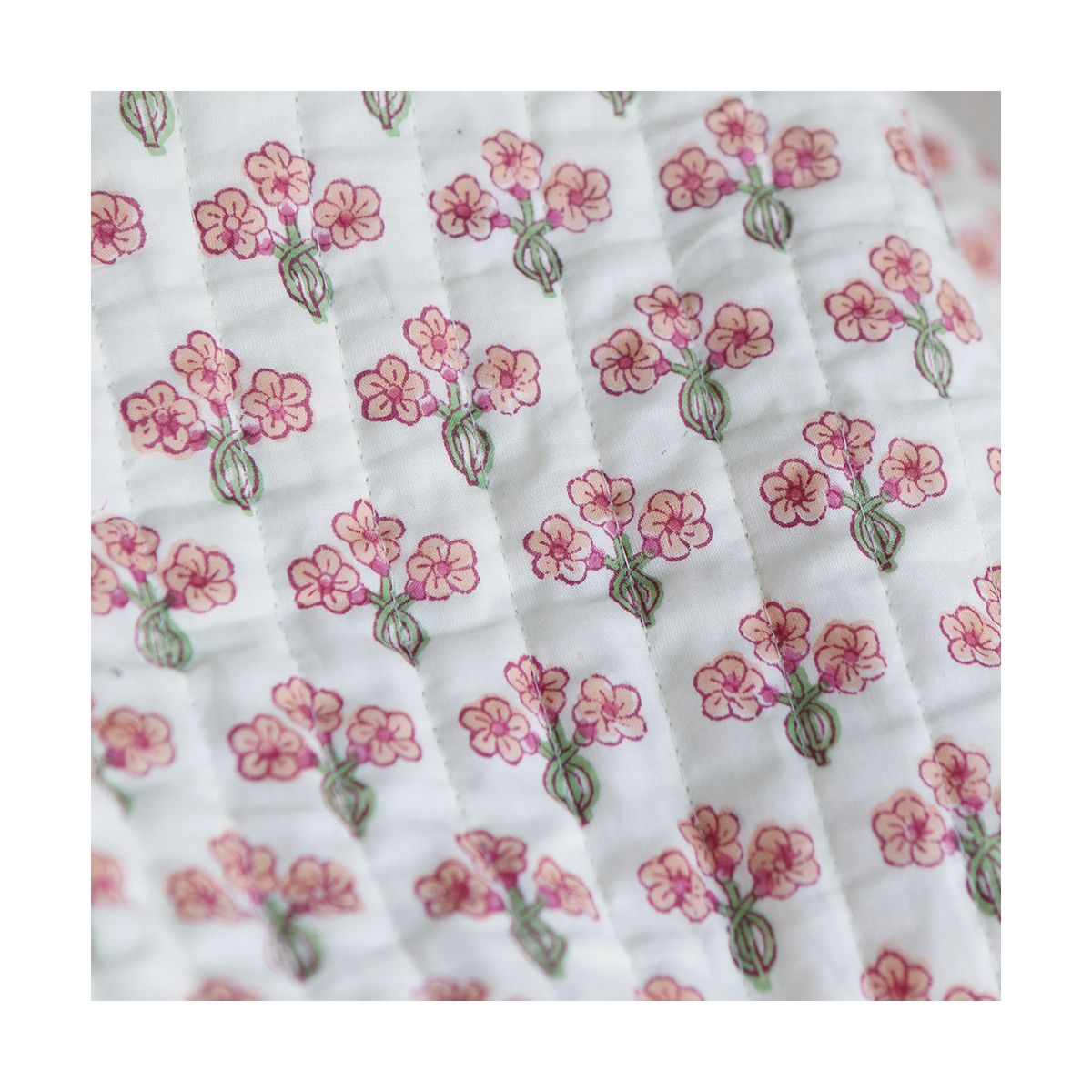 Jasmin - Tissu indien matelassé double face coton hand block largeur 100cm Jasmin - Tissu indien matelassé double face coton hand block largeur 100cm