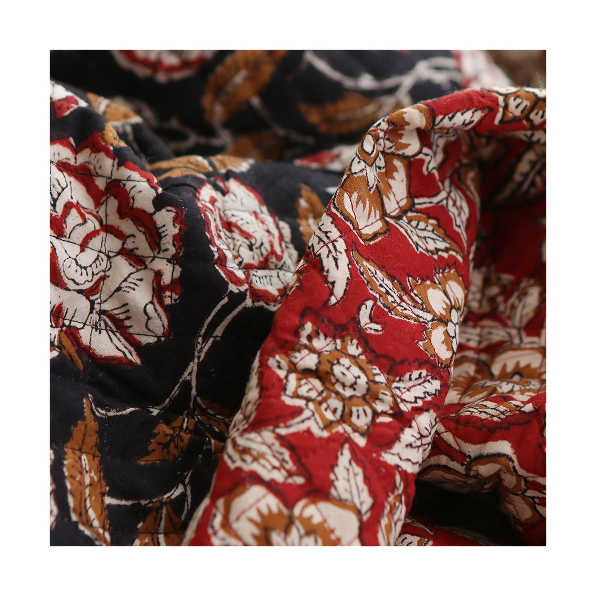 Laïli - Tissu indien matelassé double face coton hand block largeur 100cm Laïli - Tissu indien matelassé double face coton hand block largeur 100cm