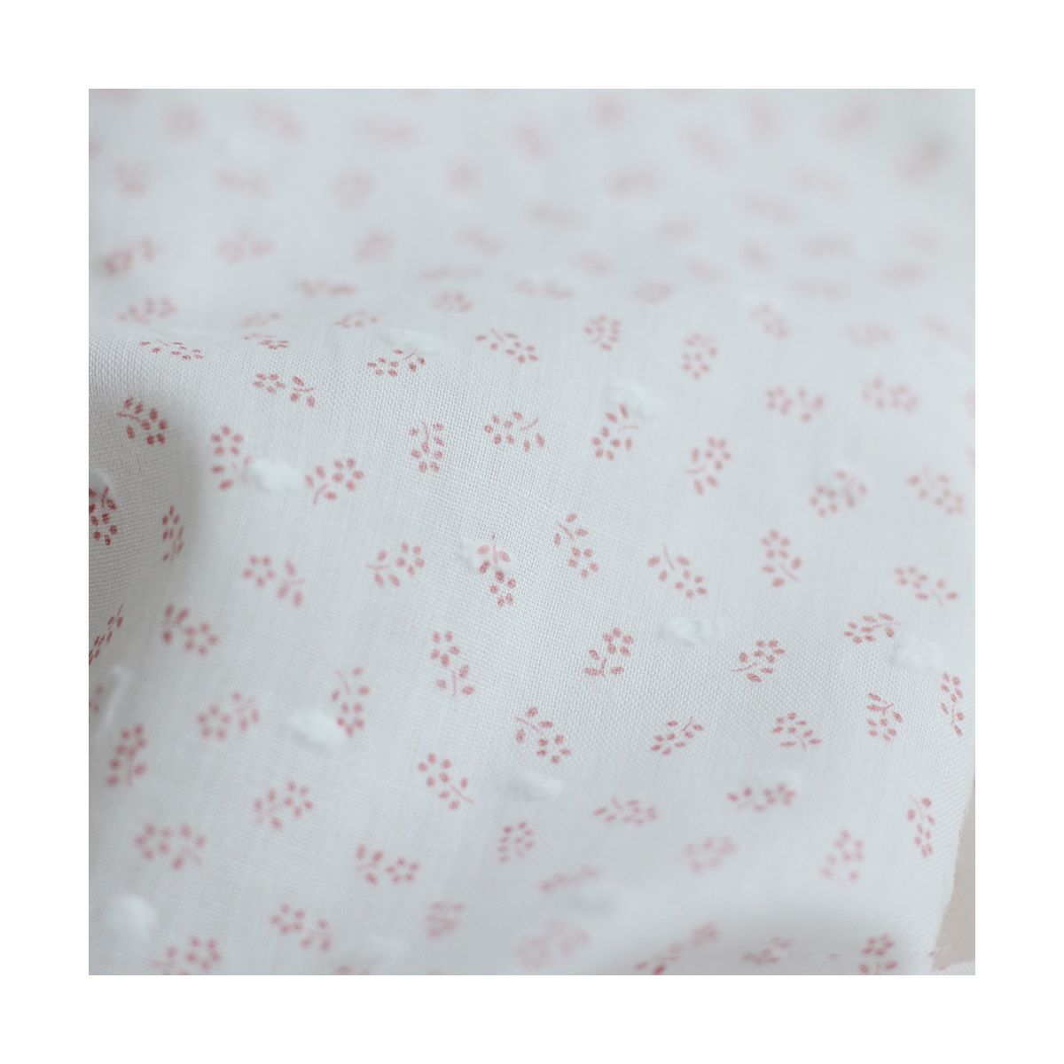 Anaelle - Plumetis de coton blanc imprimé fleuri vieux rose