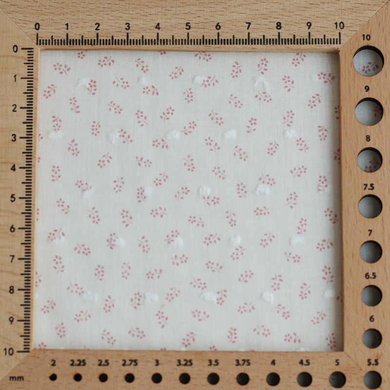 Anaelle - Plumetis de coton blanc imprimé fleuri vieux rose