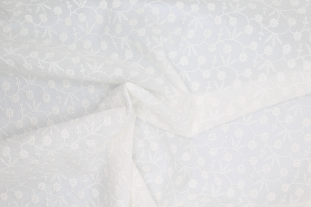 Broderie anglaise coton coloris ivoire