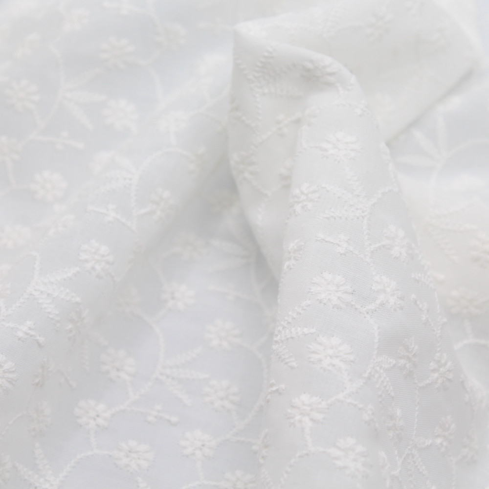 Broderie anglaise coton coloris ivoire