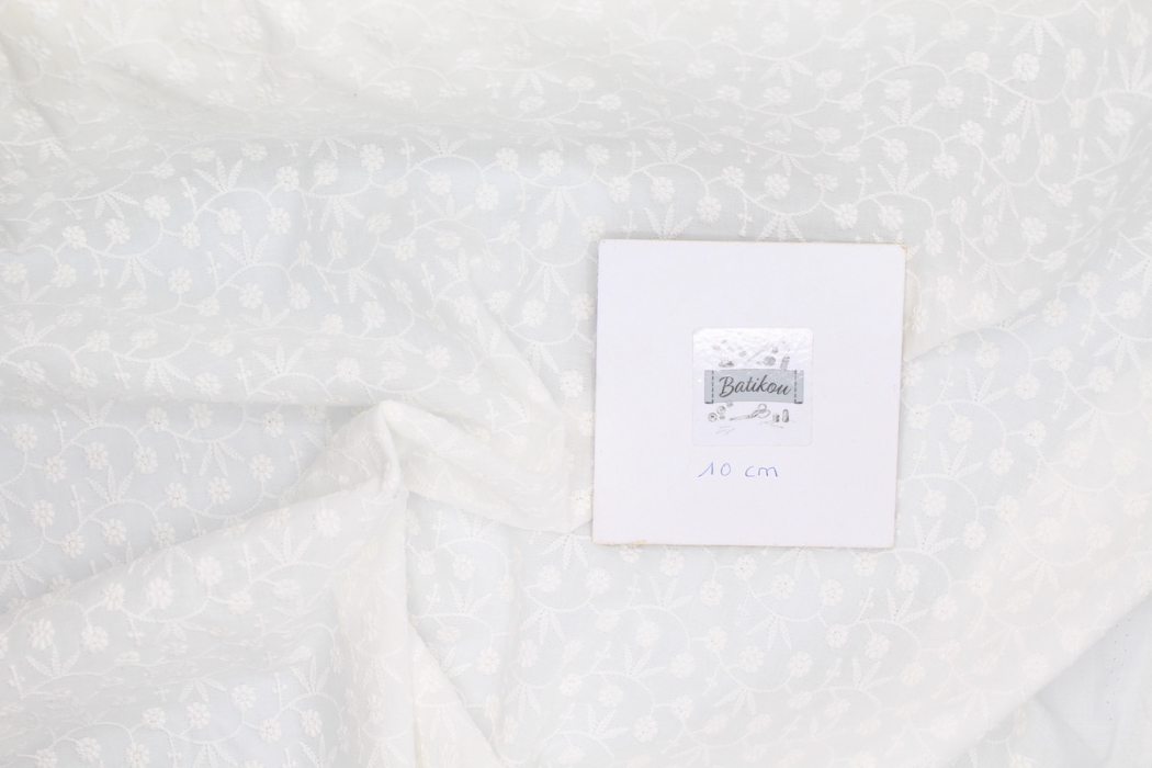 Broderie anglaise coton coloris ivoire