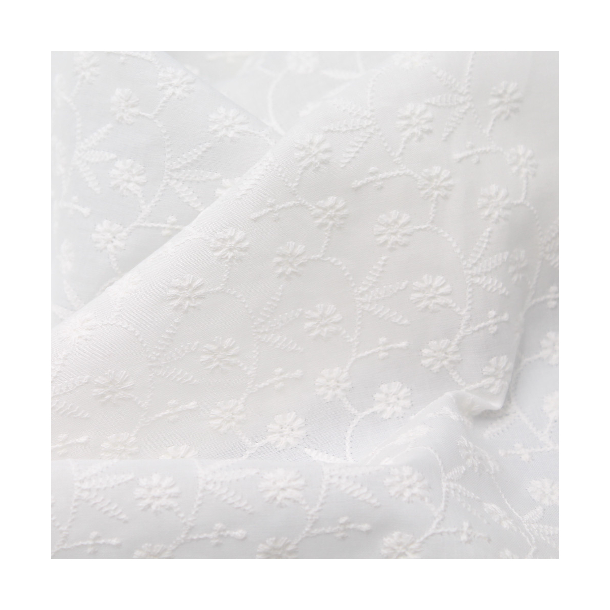 Broderie anglaise coton coloris ivoire Broderie anglaise coton coloris ivoire