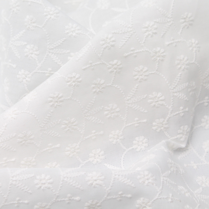 Broderie anglaise coton coloris ivoire