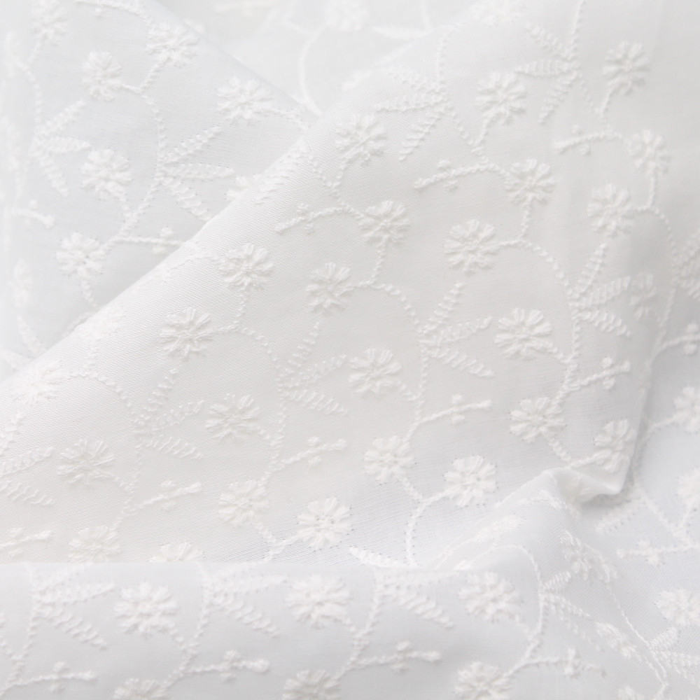 Broderie anglaise coton coloris ivoire