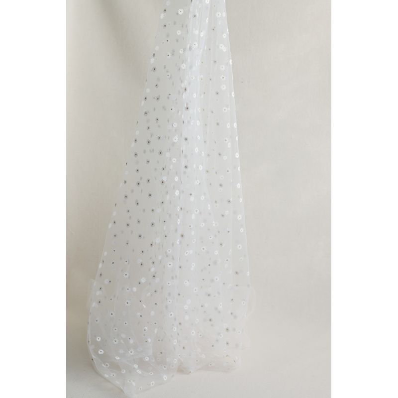 Tulle blanc petites marguerites dorées
