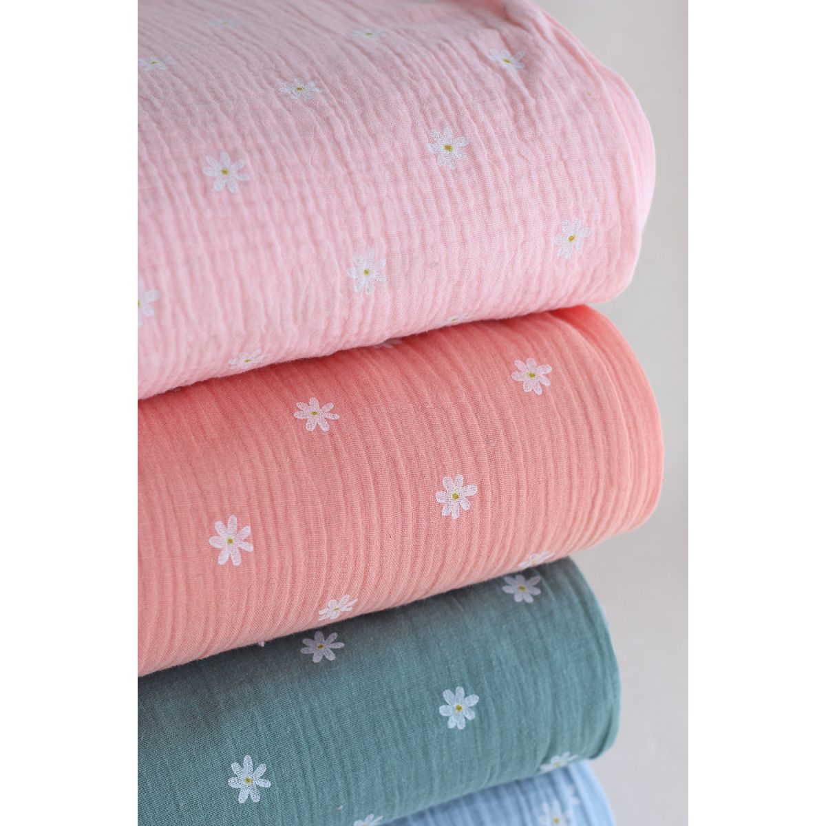 Daisy - Double gaze de coton marguerites fond rose Daisy - Double gaze de coton marguerites fond rose