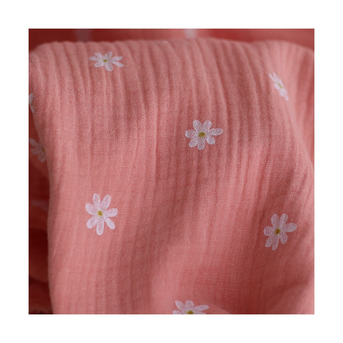Daisy - Double gaze de coton marguerites fond corail Daisy - Double gaze de coton marguerites fond corail