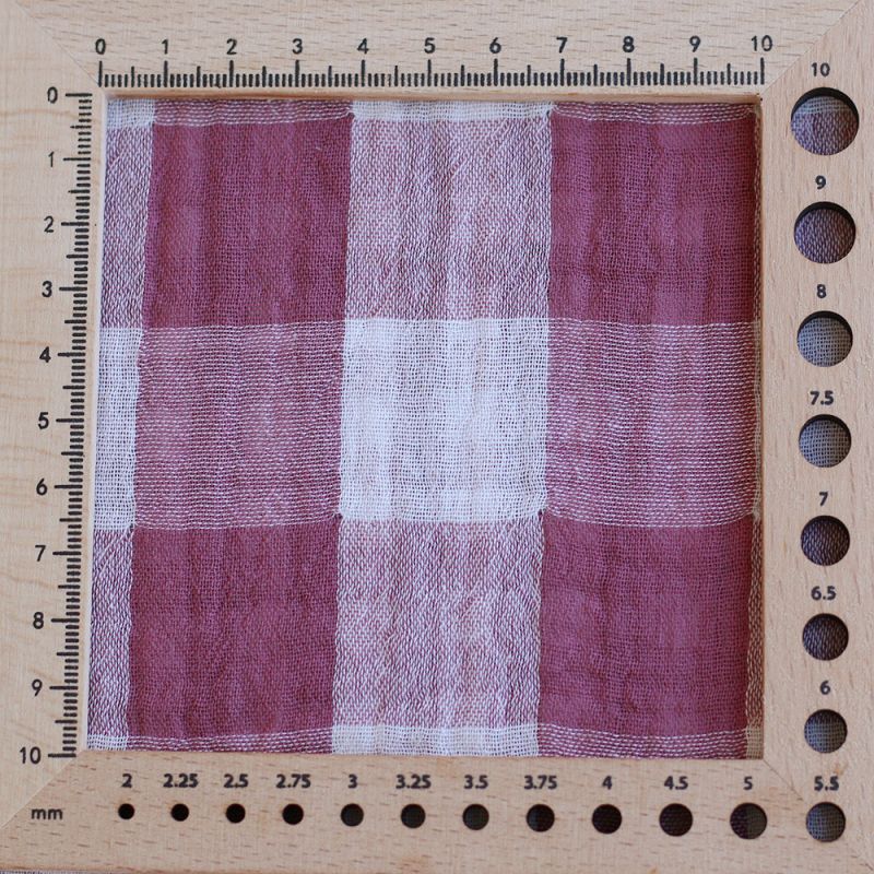 Double gaze de coton vichy réversible blanc / grège