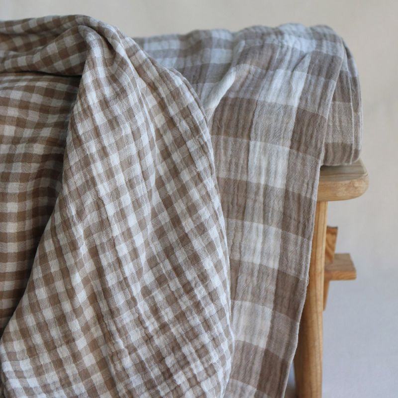 Double gaze de coton vichy réversible blanc / grège