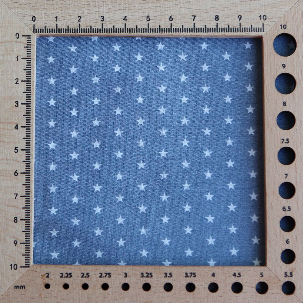 Frou-frou / Batiste de coton imprimé petites étoiles fond gris acier