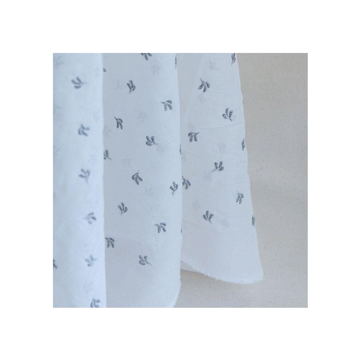 Claudia - Voile coton organique blanc brodé argenté Claudia - Voile coton organique blanc brodé argenté