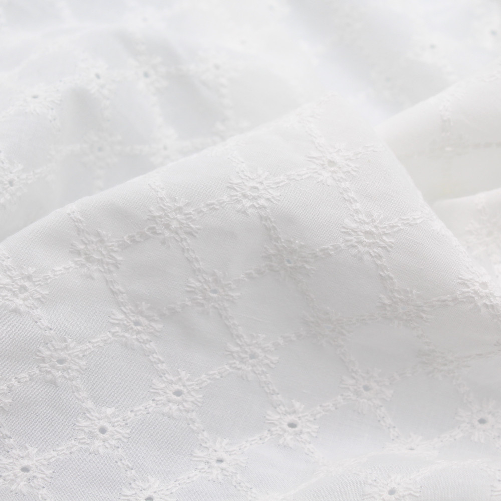 Broderie anglaise coton coloris ivoire