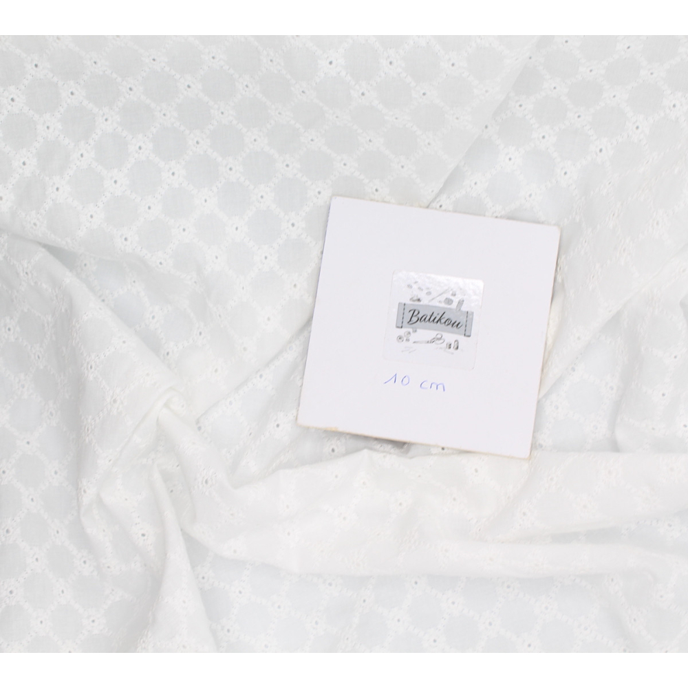 Broderie anglaise coton coloris ivoire