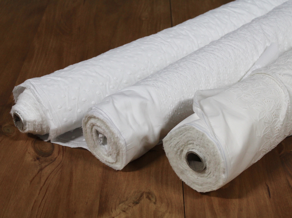 Broderie anglaise coton coloris ivoire