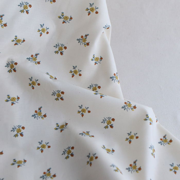 Celine - Popeline douce coton organique fond ivoire fleuri ocre / moutarde