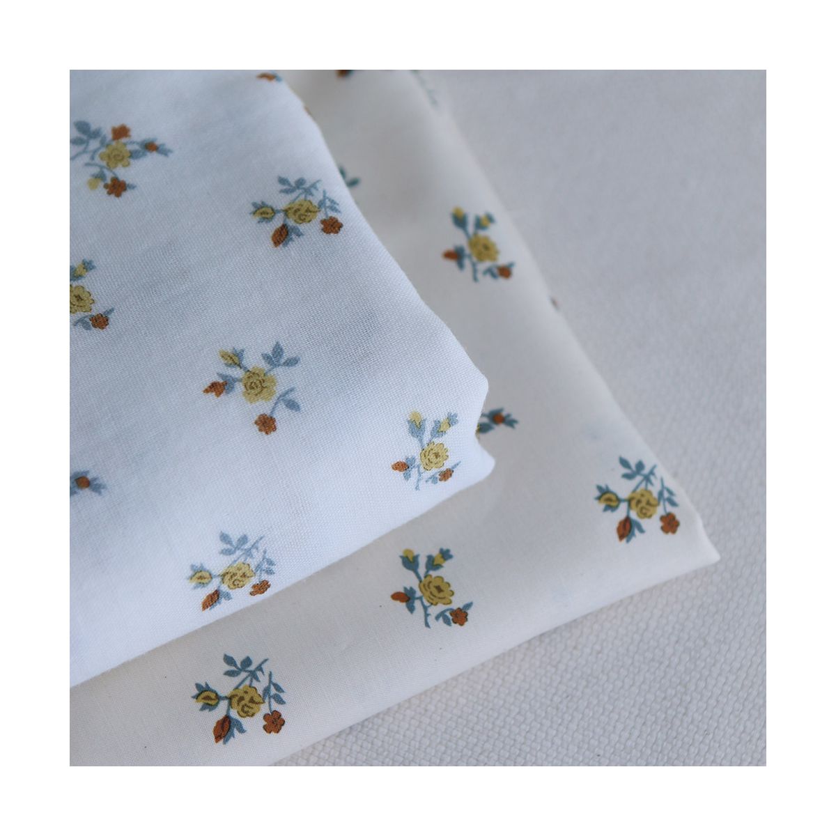 Celine - Popeline douce coton organique fond ivoire fleuri ocre / moutarde