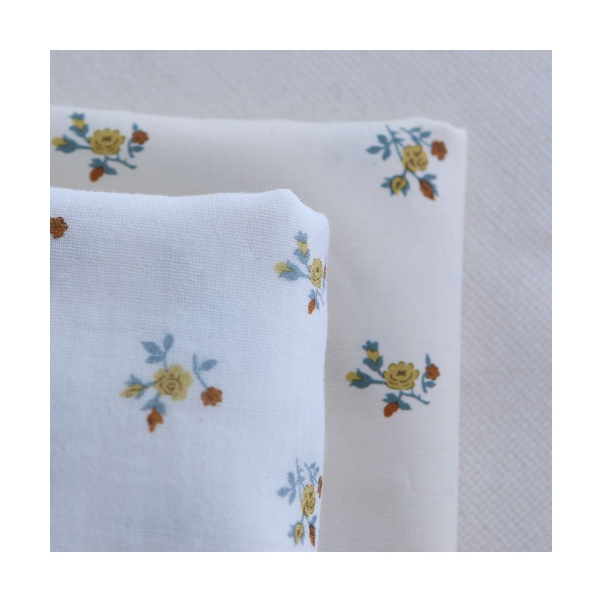 Celine - Double gaze de coton BIO blanc motif fleuri coloris ocre / moutarde