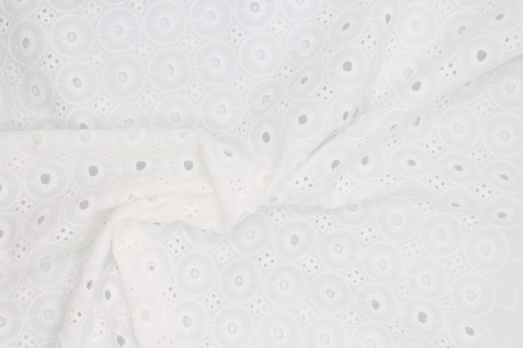 Broderie anglaise coton coloris ivoire