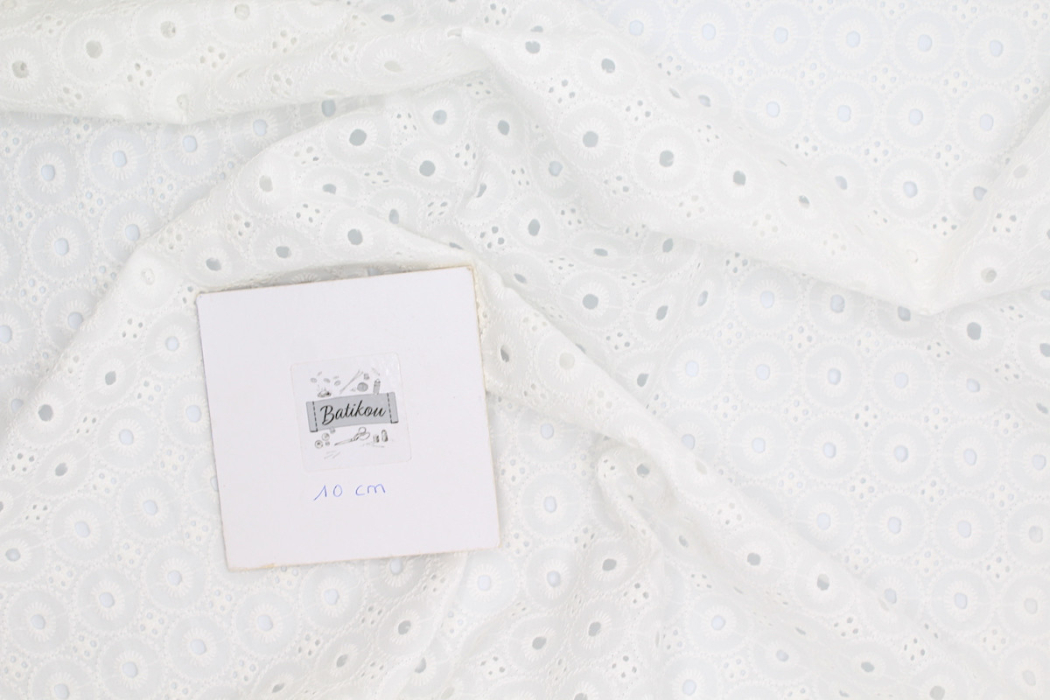 Broderie anglaise coton coloris ivoire