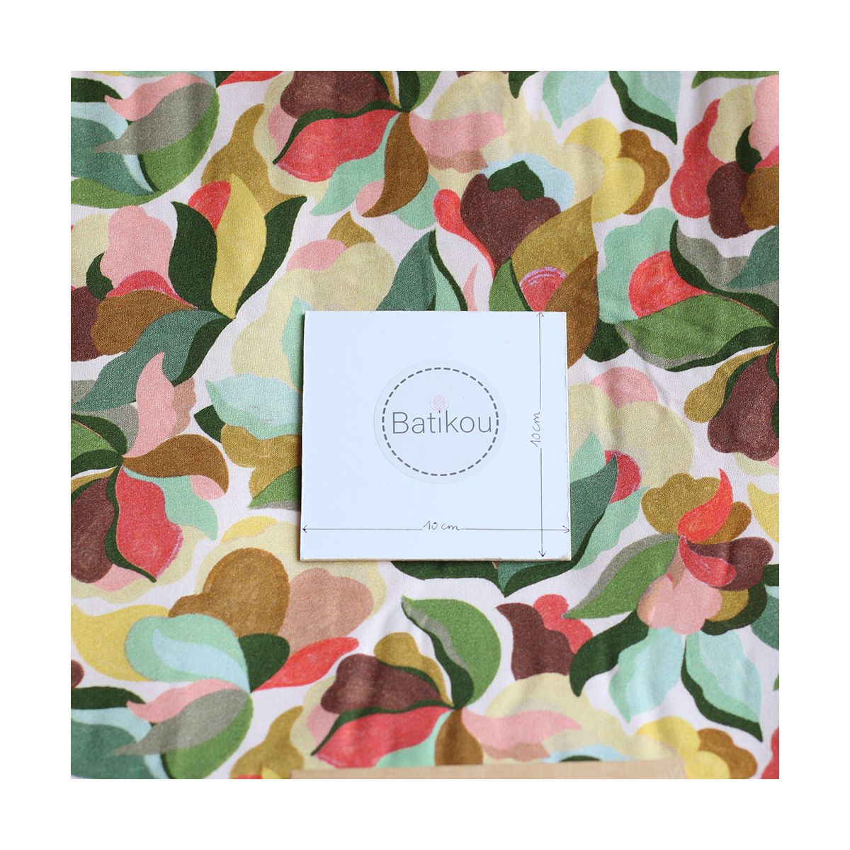 Abiva - Viscose imprimé graphique et fleuri vert Abiva - Viscose imprimé graphique et fleuri vert