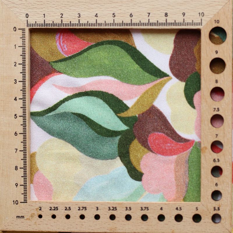 Abiva - Viscose imprimé graphique et fleuri vert