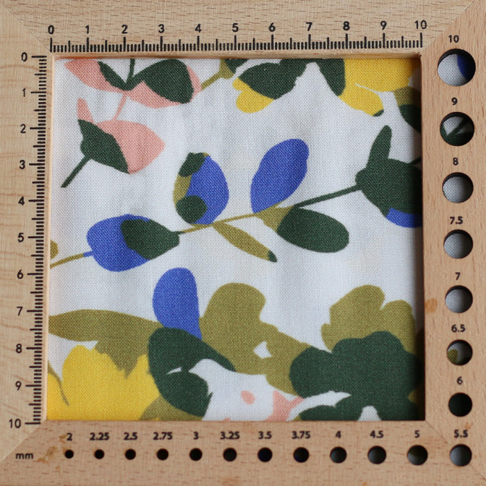 Ramezia - Viscose imprimé graphique et fleuri vert