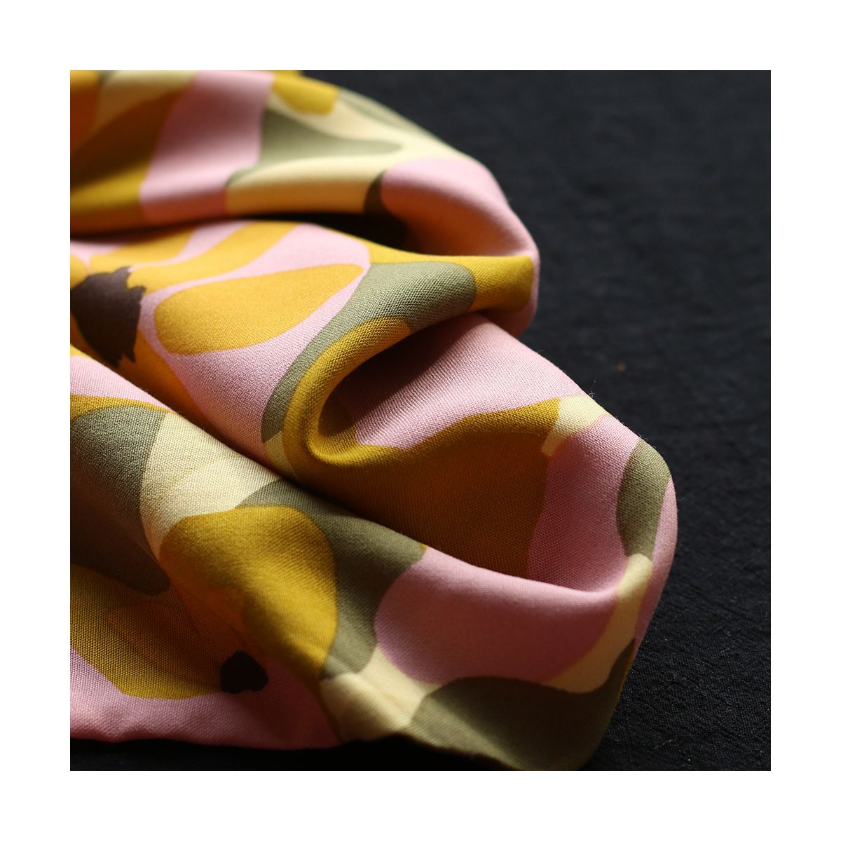 Aimée - Viscose imprimé fleuri vert