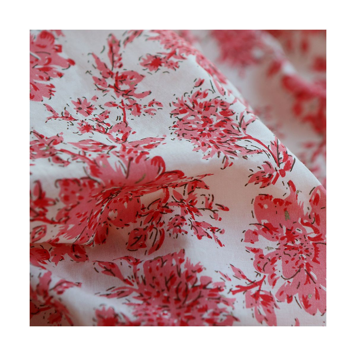 Anjali - Tissu indien en coton imprimé Hand Block Artisanal touches de doré Anjali - Tissu indien en coton imprimé Hand Block Artisanal touches de doré