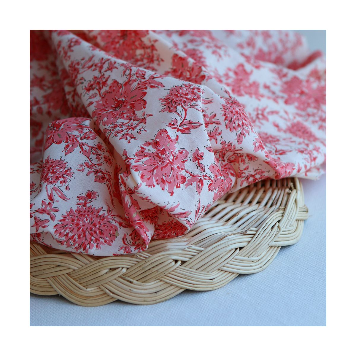 Anjali - Tissu indien en coton imprimé Hand Block Artisanal touches de doré Anjali - Tissu indien en coton imprimé Hand Block Artisanal touches de doré
