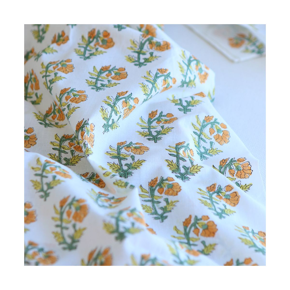 Chanda B - Tissu indien coton hand block traditionnel jaune orange Chanda B - Tissu indien coton hand block traditionnel jaune orange