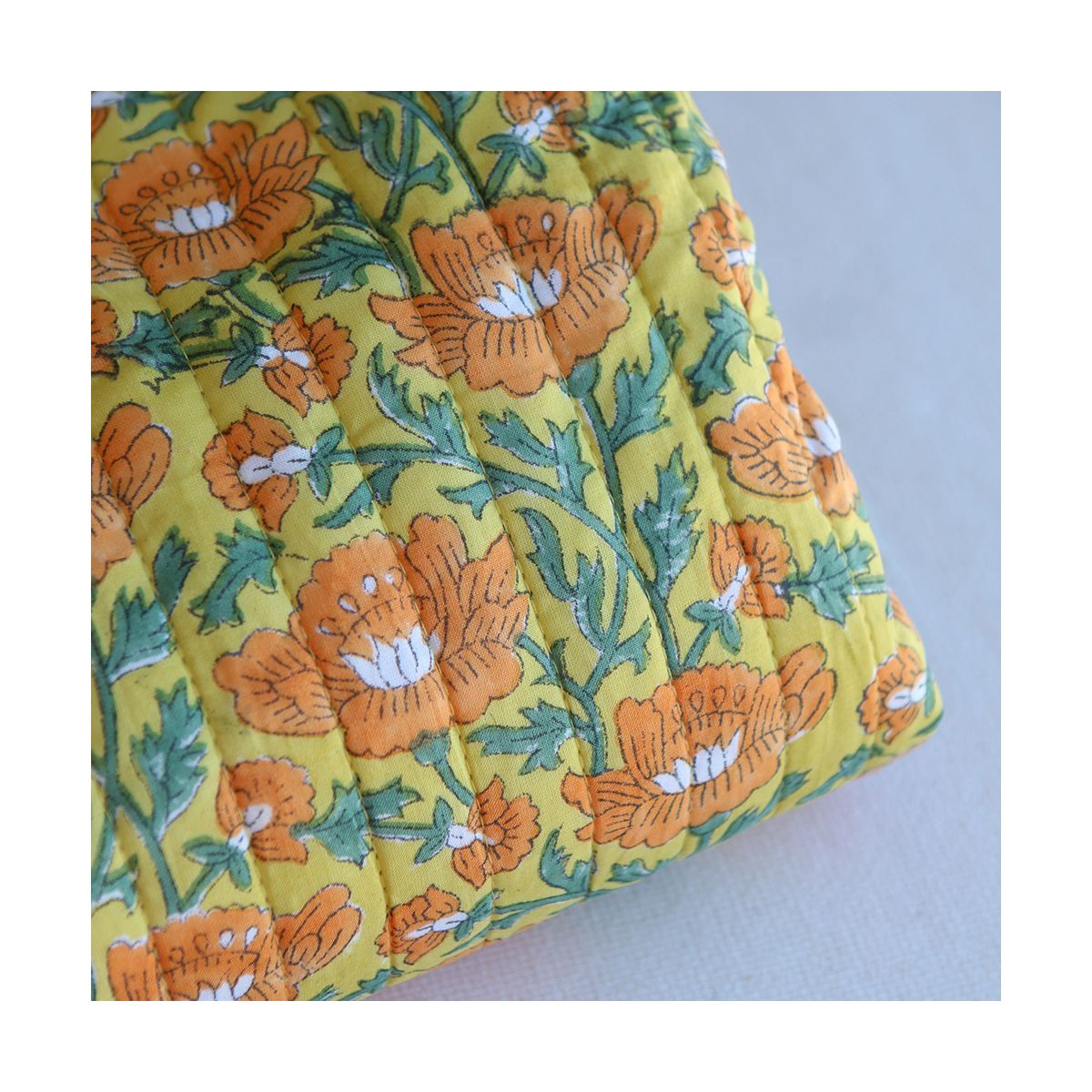 Chanda - Tissu indien matelassé double face coton hand block largeur 100cm Chanda - Tissu indien matelassé double face coton hand block largeur 100cm