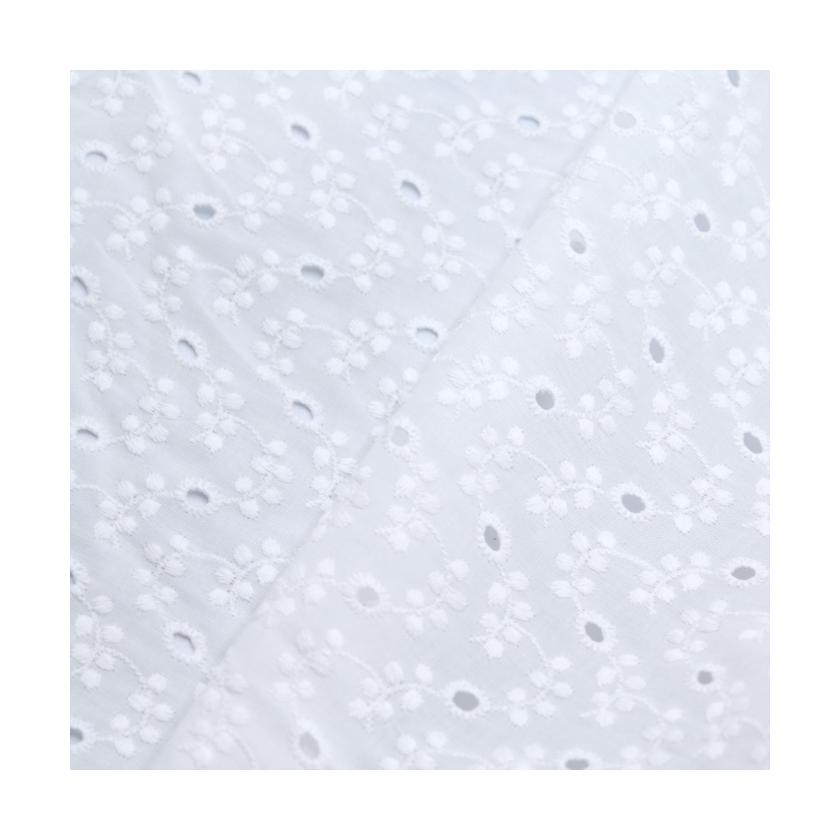 Broderie anglaise coton coloris BLANC Qualité Oeko-tex - 3 Broderie anglaise coton coloris BLANC Qualité Oeko-tex - 3