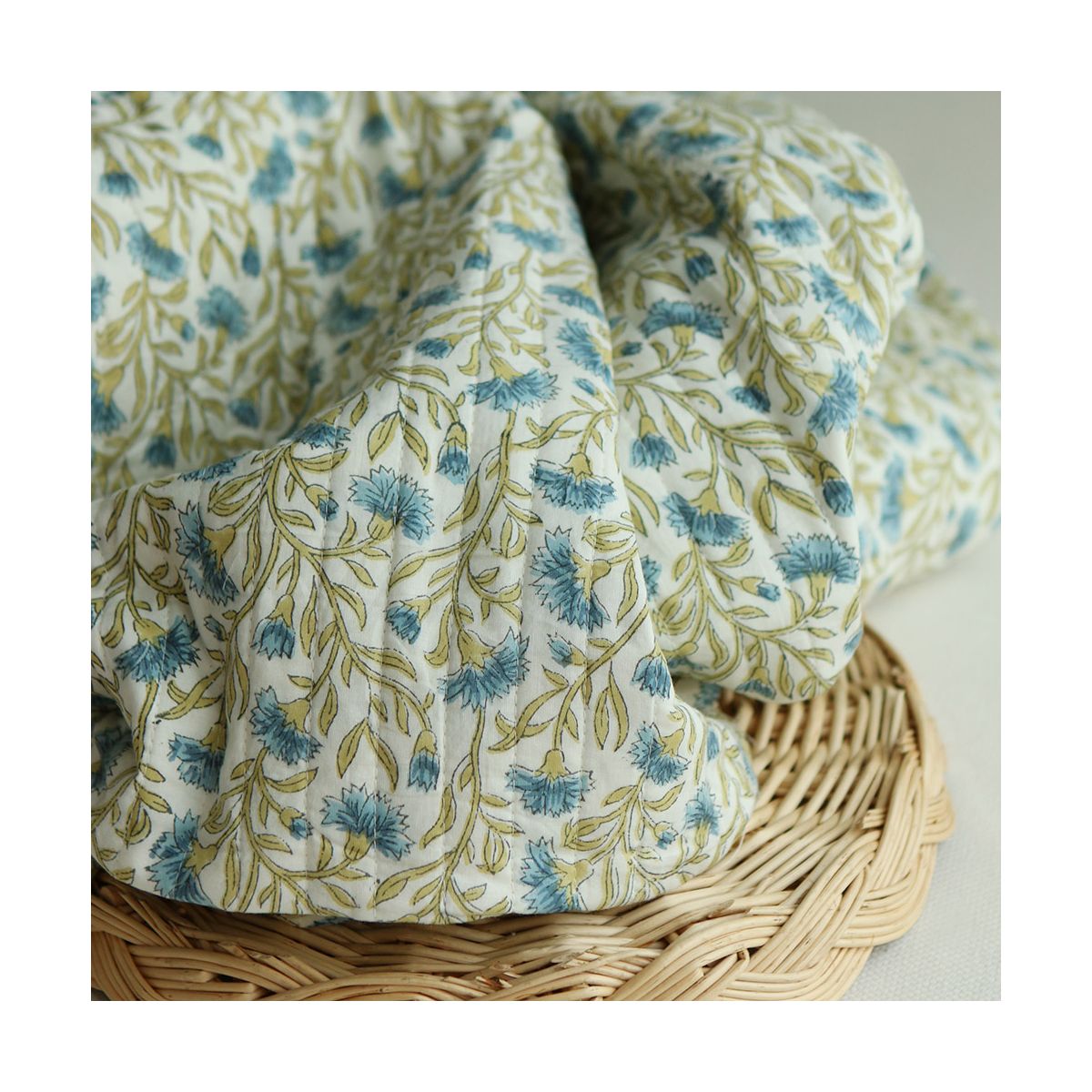 Jasmin - Tissu indien matelassé double face coton hand block largeur 100cm Jasmin - Tissu indien matelassé double face coton hand block largeur 100cm