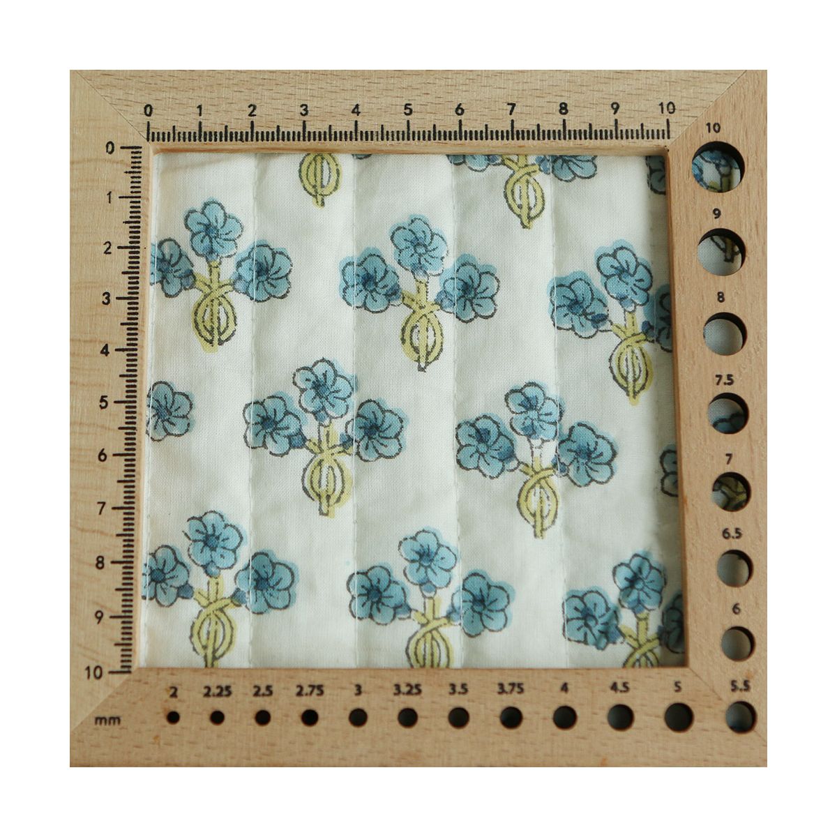Jasmin - Tissu indien matelassé double face coton hand block largeur 100cm Jasmin - Tissu indien matelassé double face coton hand block largeur 100cm