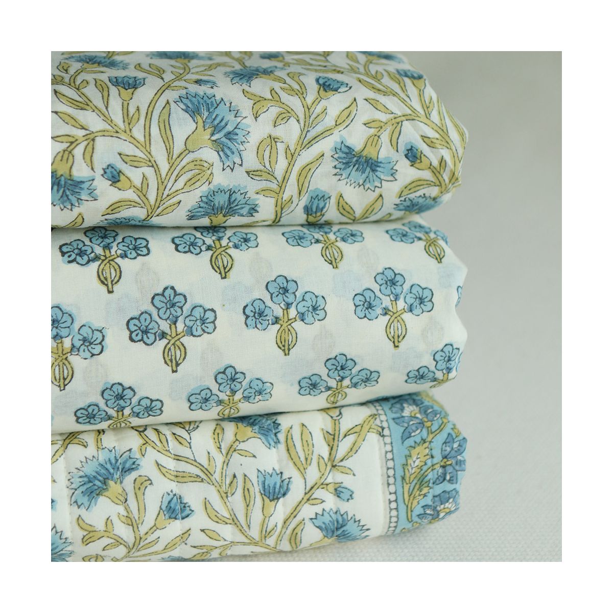 Jasmin - Tissu indien matelassé double face coton hand block largeur 100cm Jasmin - Tissu indien matelassé double face coton hand block largeur 100cm