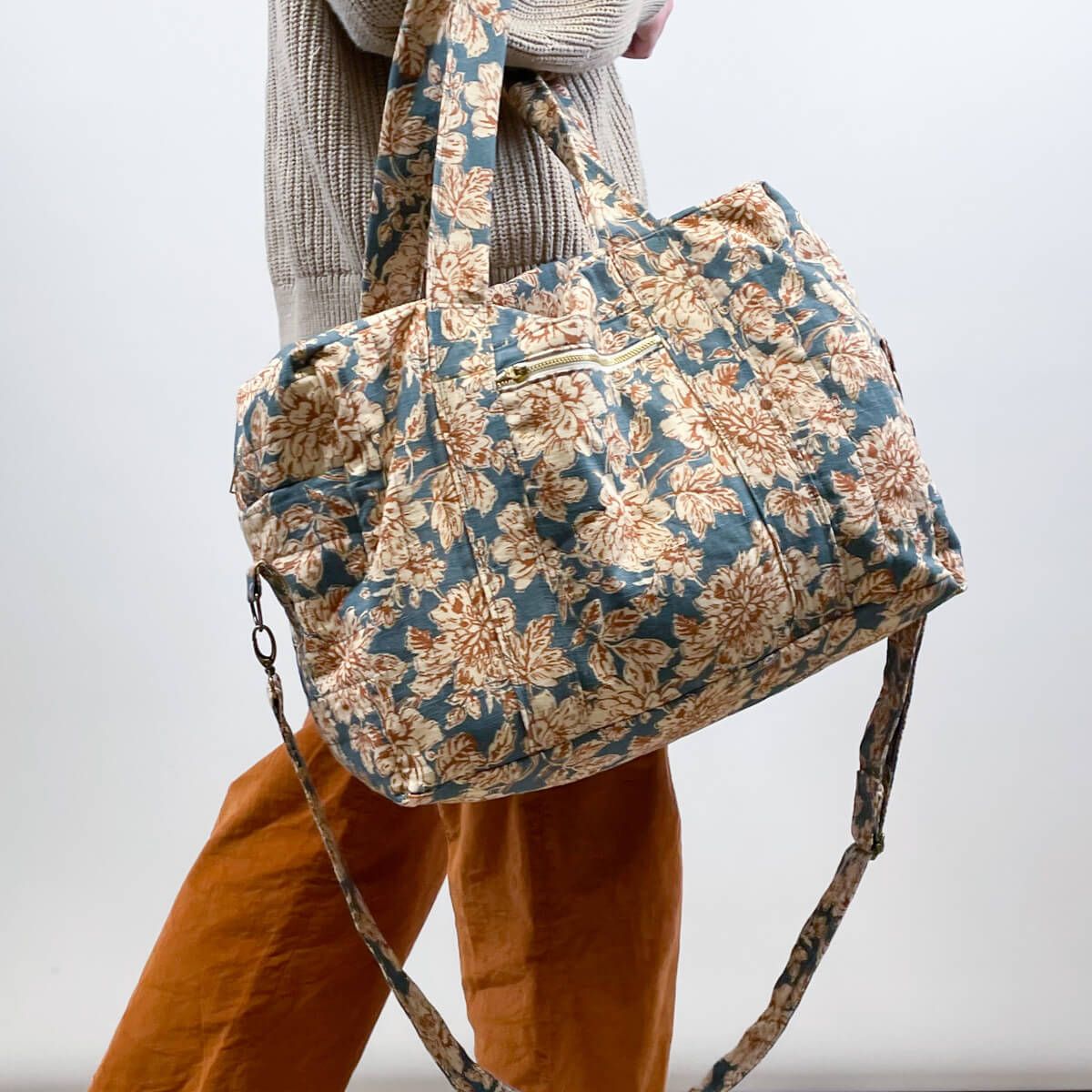 Voyage - Pochette patron Ikatee sac de voyage et trousse de toilette Voyage - Pochette patron Ikatee sac de voyage et trousse de toilette
