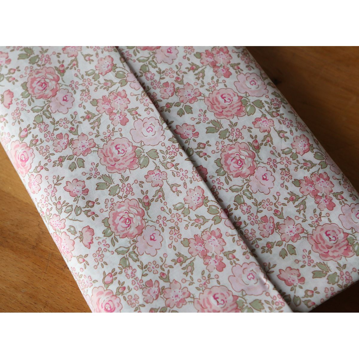 Liberty Tana Lawn® Felicite exclusif Alice Caroline Liberty Tana Lawn® Felicite exclusif Alice Caroline