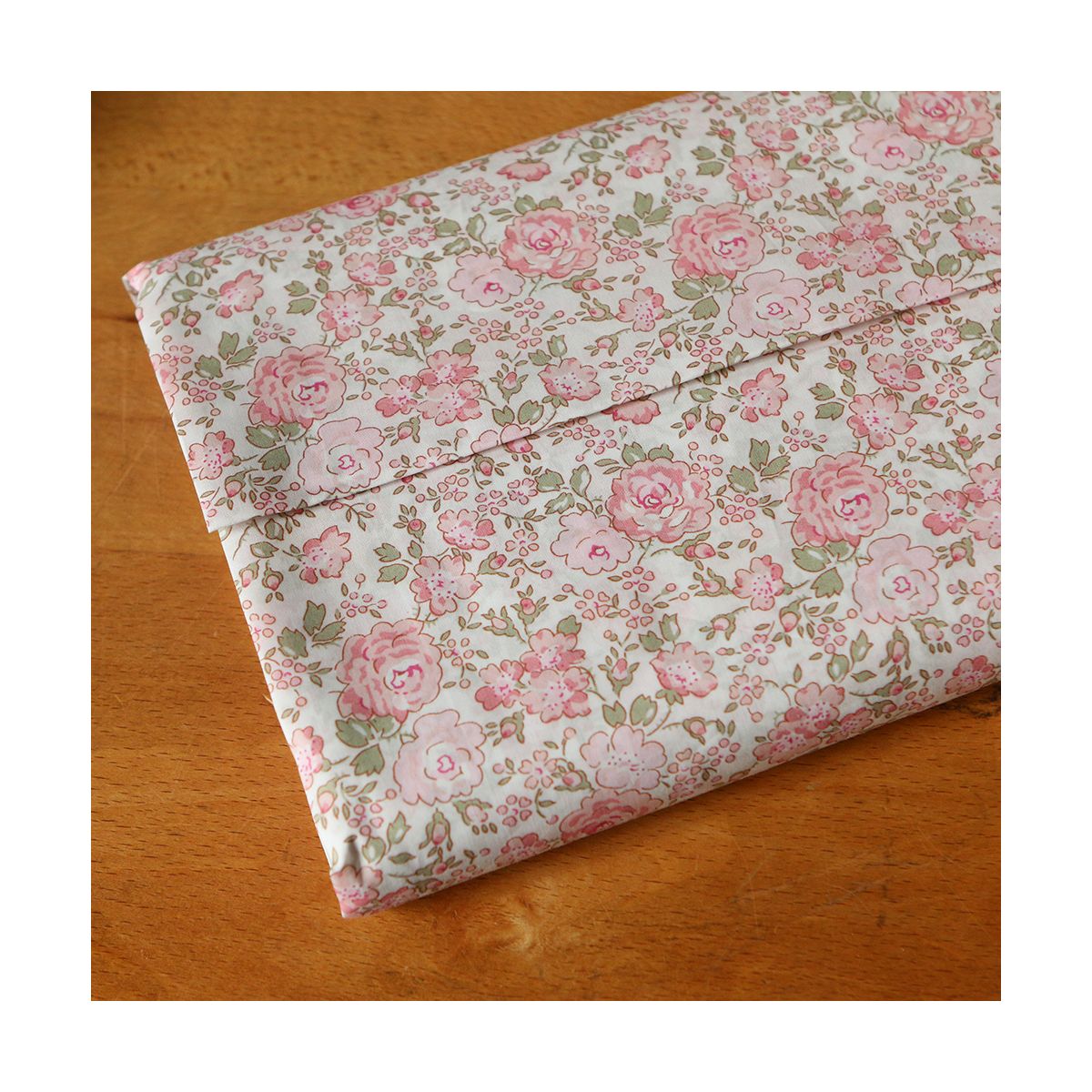 Liberty Tana Lawn® Felicite exclusif Alice Caroline Liberty Tana Lawn® Felicite exclusif Alice Caroline