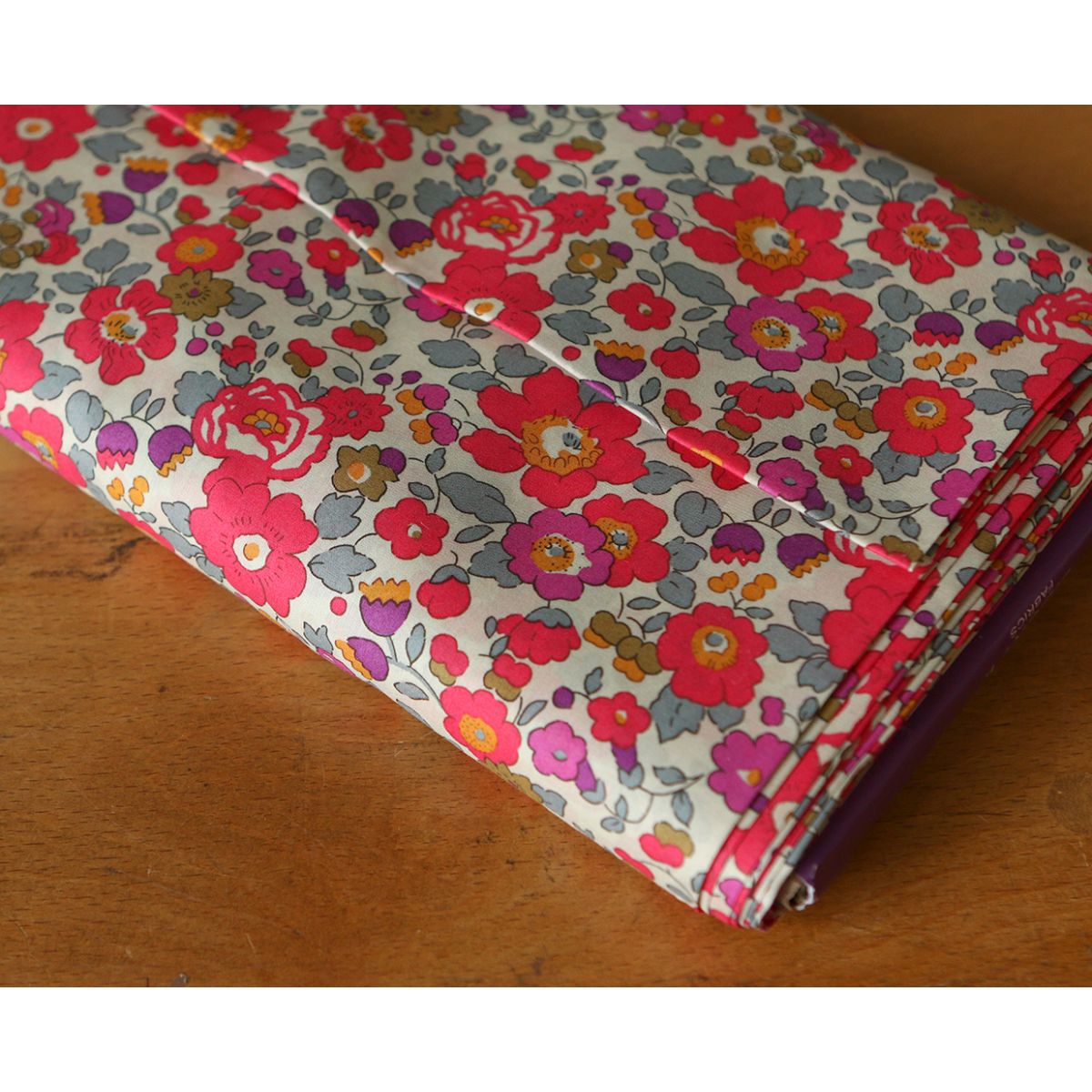 Liberty Tana Lawn® Betsy exclusif Fluo Thé Liberty Tana Lawn® Betsy exclusif Fluo Thé